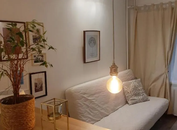 New! Cozy With Free Guarded Parking